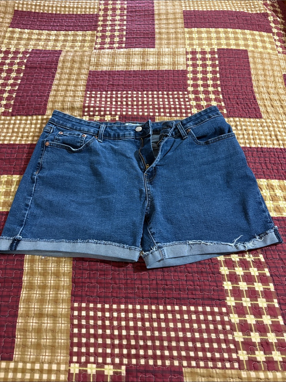 Denizen from Levi's Dark Blue Rolled Hem Denim Shorts